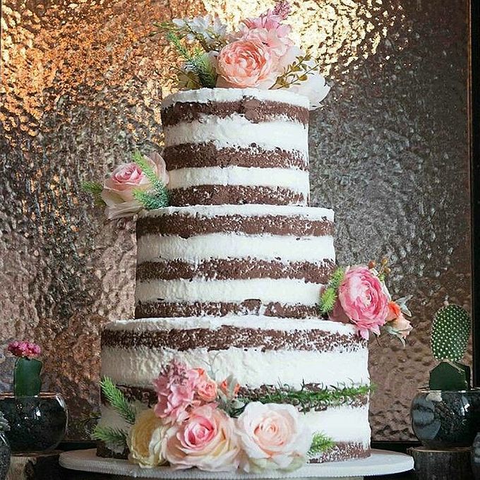 3 Tiers by Amor Cake - 010 3 Tiers by Amor Cake - 010