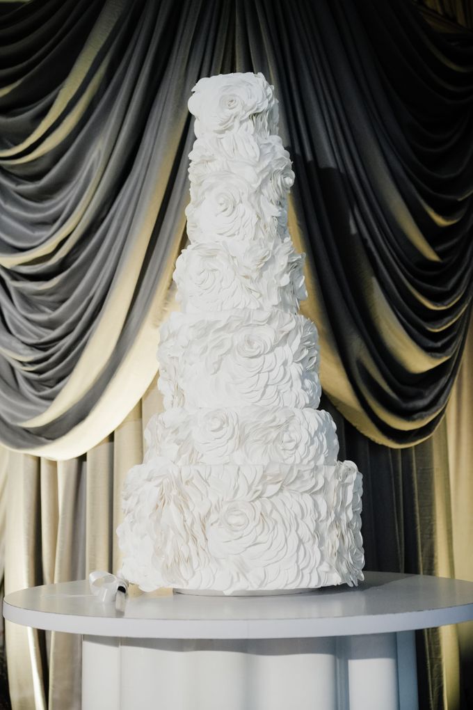 Ken & Nathalie Wedding Decoration at Pullman Bandung by Heavenly Pagarayu - 009 Ken & Nathalie Wedding Decoration at Pullman Bandung by Heavenly Pagarayu - 009