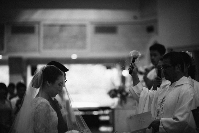 Holy Matrimony Kelvin & Teresa by saptodjojokartiko bride - 005