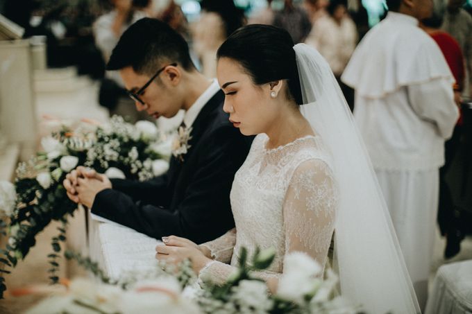 Holy Matrimony Kelvin & Teresa by saptodjojokartiko bride - 021 Holy Matrimony Kelvin & Teresa by saptodjojokartiko bride - 021
