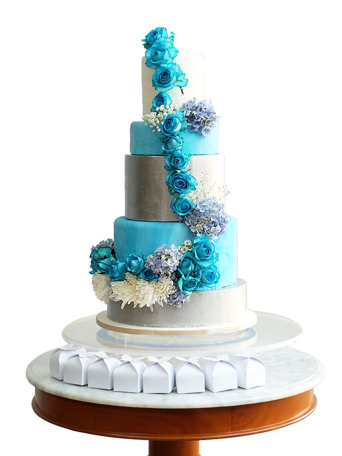 Wedding cakes and cupcakes by CUPCAKES COMPANY - 002 Wedding cakes and cupcakes by CUPCAKES COMPANY - 002