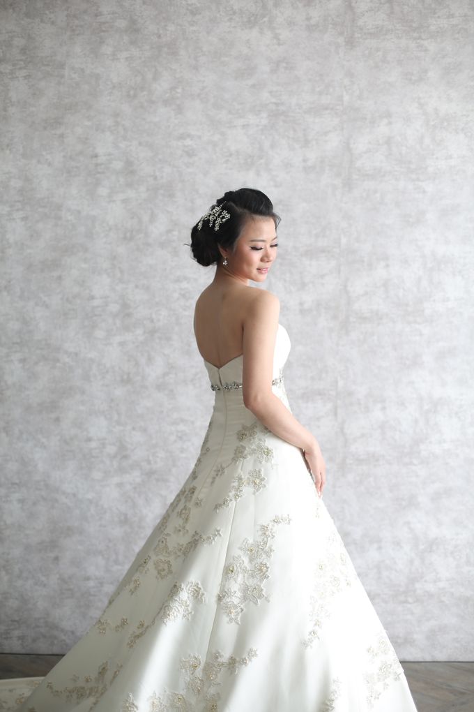 Favor Wedding Gown - Elegance Is Yours by Favor Brides - 002 Favor Wedding Gown - Elegance Is Yours by Favor Brides - 002