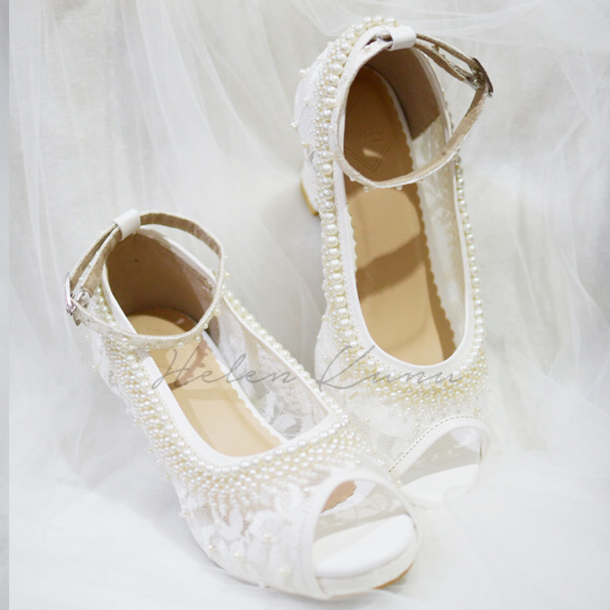 White christmas heels by Helen Kunu by Kunu Looks - 006 White christmas heels by Helen Kunu by Kunu Looks - 006