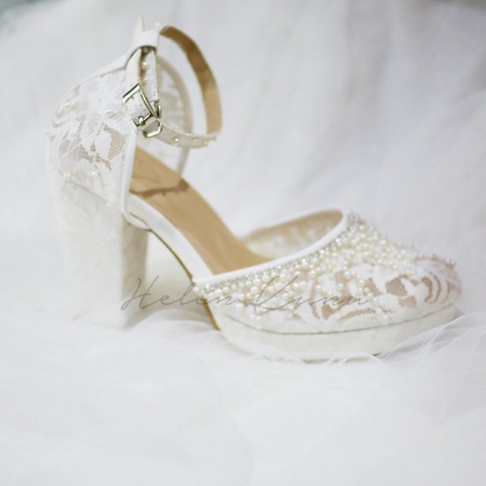White christmas heels by Helen Kunu by Kunu Looks - 012 White christmas heels by Helen Kunu by Kunu Looks - 012