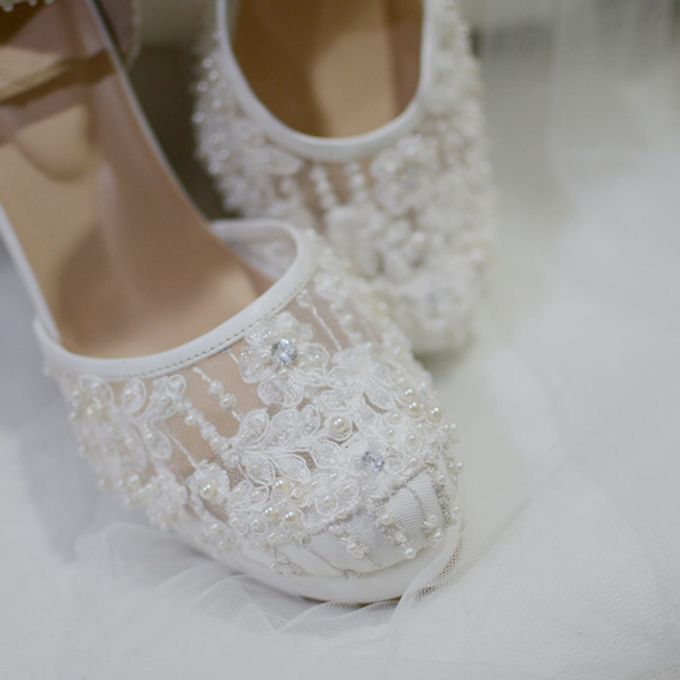 White christmas heels by Helen Kunu by Kunu Looks - 015 White christmas heels by Helen Kunu by Kunu Looks - 015