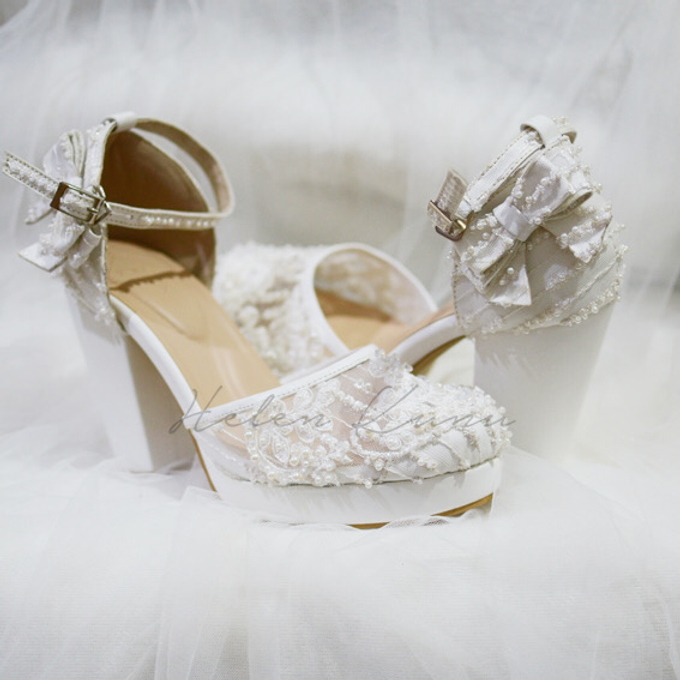 White christmas heels by Helen Kunu by Kunu Looks - 020 White christmas heels by Helen Kunu by Kunu Looks - 020