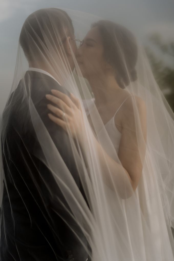 A Love Wrapped in White and Whispers of Bandung by Cesar Picture - 015 A Love Wrapped in White and Whispers of Bandung by Cesar Picture - 015