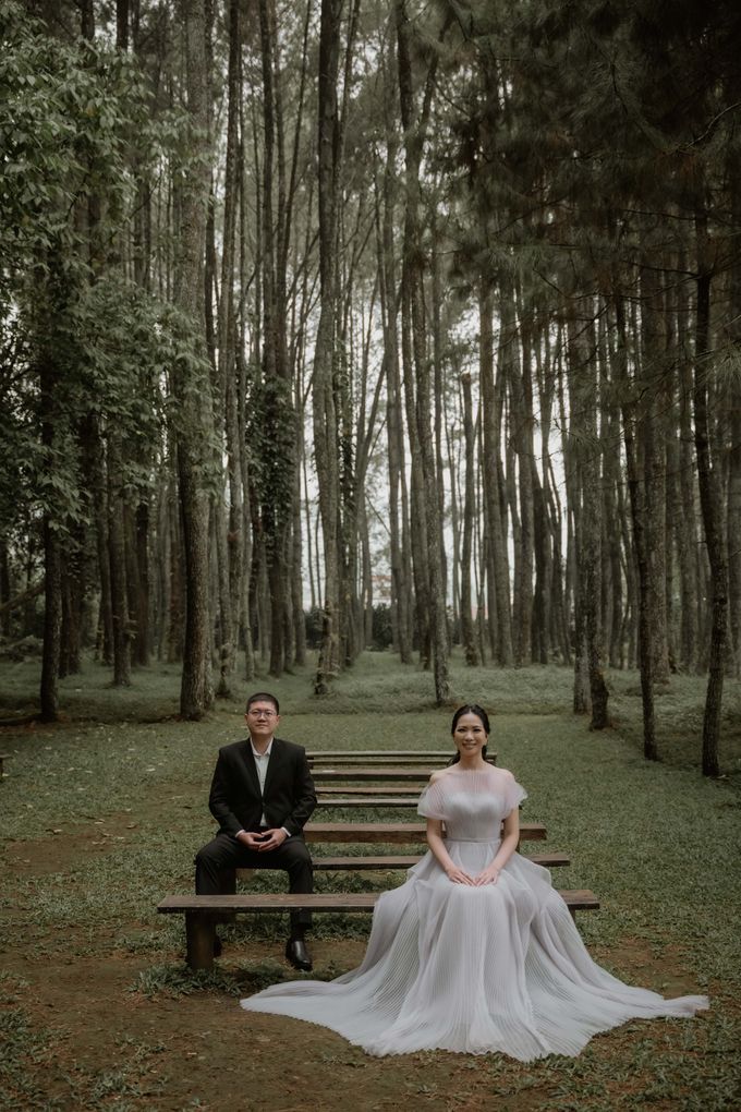 A Love Wrapped in White and Whispers of Bandung by Cesar Picture - 020 A Love Wrapped in White and Whispers of Bandung by Cesar Picture - 020