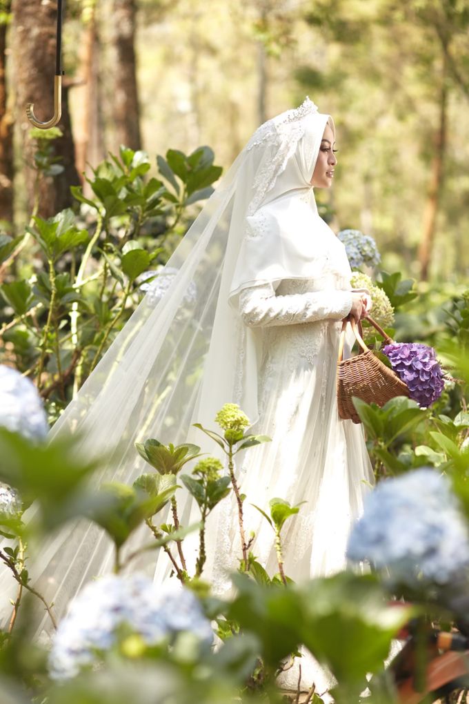 Akad Hijrah Series 01 Busana Syari Akad by LAKSMI - Kebaya Muslimah & Islamic Bride - 011 Akad Hijrah Series 01 Busana Syari Akad by LAKSMI - Kebaya Muslimah & Islamic Bride - 011