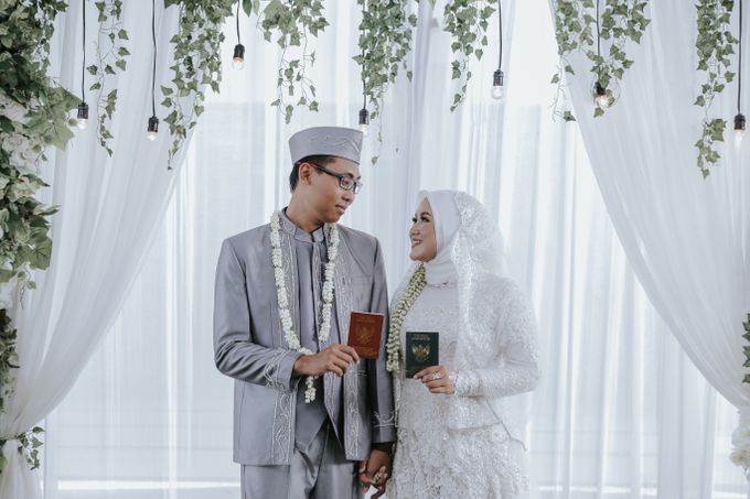 Akad Nikah Putri & Agus by Laksmi 0817 0370 7670 by LAKSMI - Kebaya Muslimah & Islamic Bride - 006