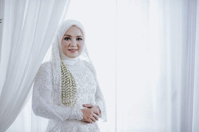 Akad Nikah Putri & Agus by Laksmi 0817 0370 7670 by LAKSMI - Kebaya Muslimah & Islamic Bride - 002