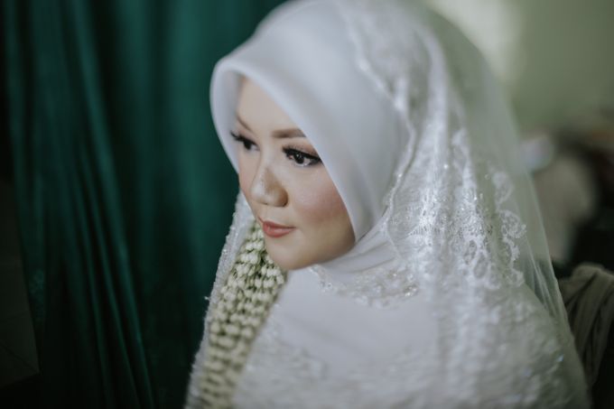 Akad Nikah Putri & Agus by Laksmi 0817 0370 7670 by LAKSMI - Kebaya Muslimah & Islamic Bride - 001