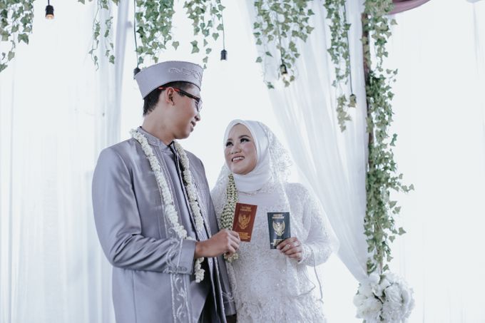 Akad Nikah Putri & Agus by Laksmi 0817 0370 7670 by LAKSMI - Kebaya Muslimah & Islamic Bride - 007