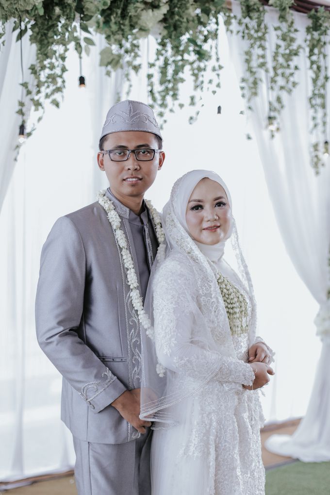 Akad Nikah Putri & Agus by Laksmi 0817 0370 7670 by LAKSMI - Kebaya Muslimah & Islamic Bride - 009