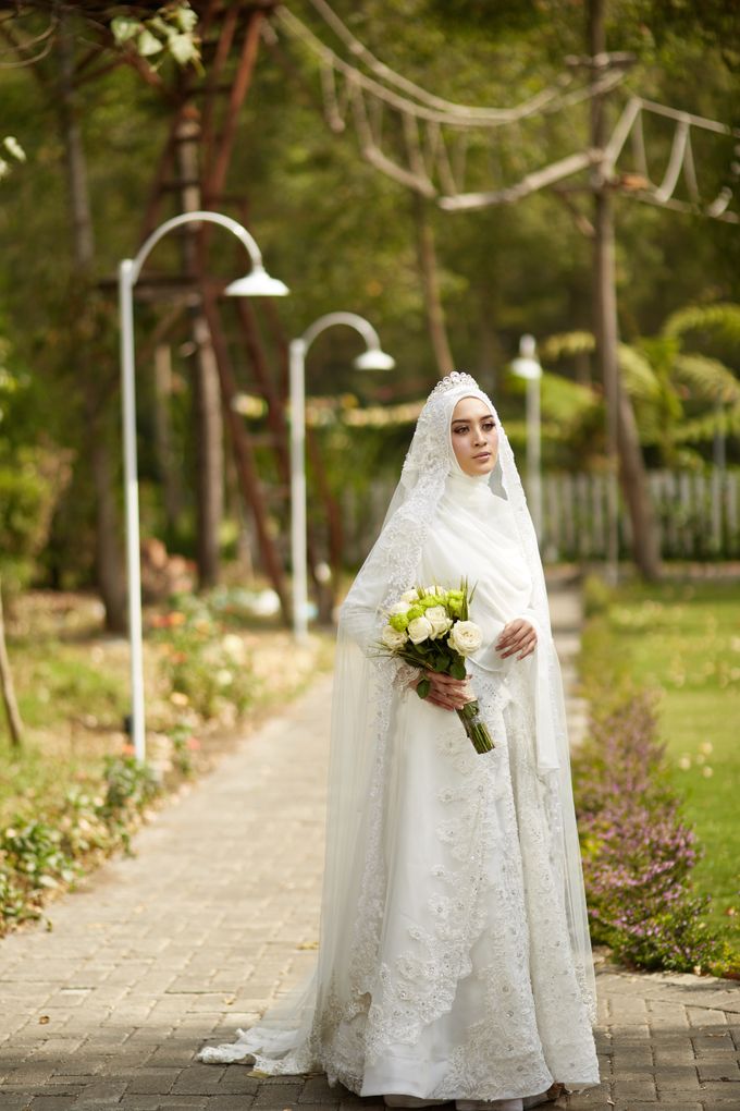 Akad Hijrah Series 03 Busana Syari Akad by LAKSMI - Kebaya Muslimah & Islamic Bride - 004 Akad Hijrah Series 03 Busana Syari Akad by LAKSMI - Kebaya Muslimah & Islamic Bride - 004