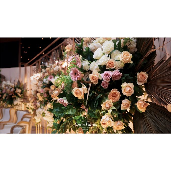 Laras & Rijal Wedding Decoration by Nona Manis Creative Planner - 011 Laras & Rijal Wedding Decoration by Nona Manis Creative Planner - 011