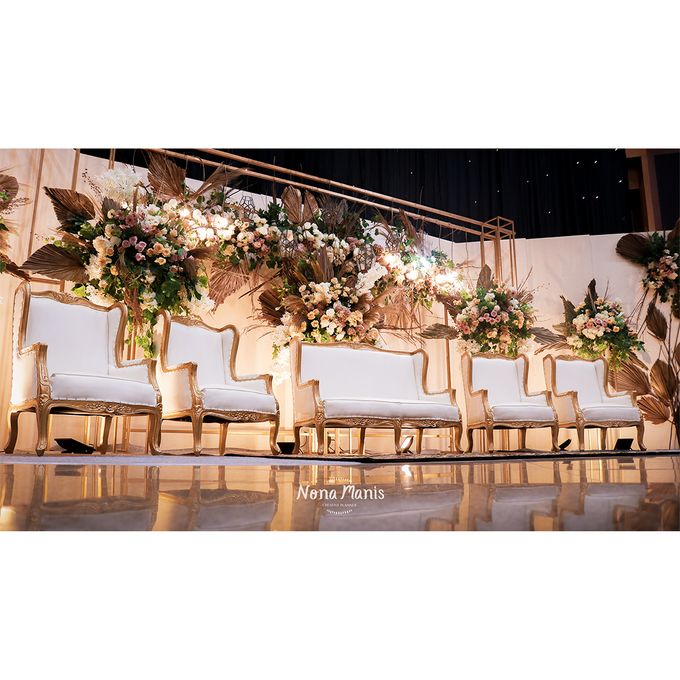 Laras & Rijal Wedding Decoration by Nona Manis Creative Planner - 007 Laras & Rijal Wedding Decoration by Nona Manis Creative Planner - 007