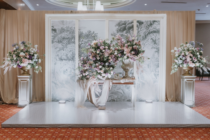 Elisha &Kevin | Ritz Ballroom Wedding by The Ritz-Carlton Jakarta, Mega Kuningan - 009