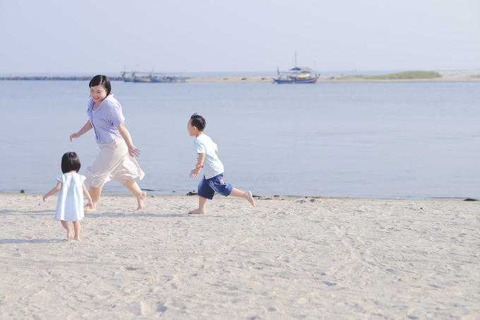 Outdoor Family Photoshoot of Catharina by Lensed by MD - 016