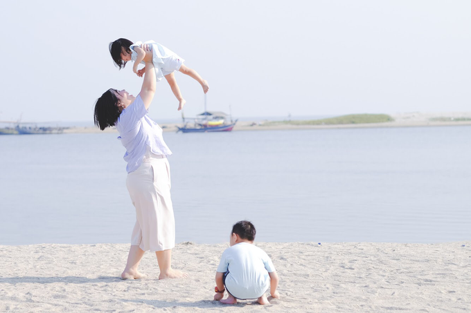 Outdoor Family Photoshoot of Catharina by Lensed by MD - 015