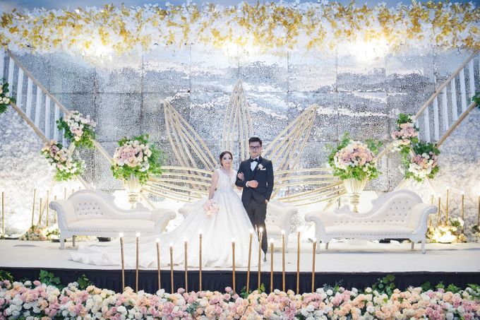 Wedding Of Leo & Eka by eL Royale Hotel Bandung d/h Grand Royal Panghegar - 008 Wedding Of Leo & Eka by eL Royale Hotel Bandung d/h Grand Royal Panghegar - 008