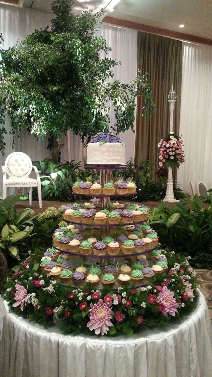 Wedding Cup Cakes by LeSoho Cupcakes - 004