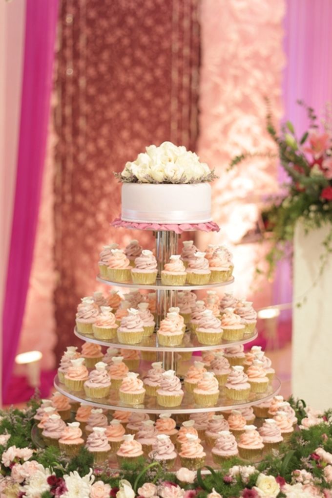 Wedding Cup Cakes by LeSoho Cupcakes - 003