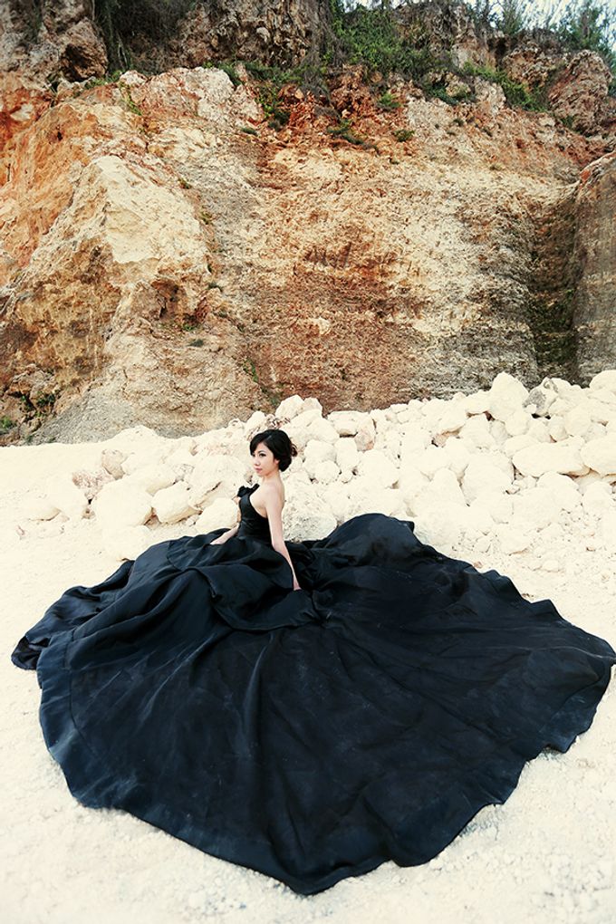 Luxurious gown by Pazzione De Luxe - 010