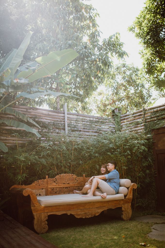 Chic Beach Villa & Golden Hour Engagement Shoot by fire, wood & earth - 005 Chic Beach Villa & Golden Hour Engagement Shoot by fire, wood & earth - 005