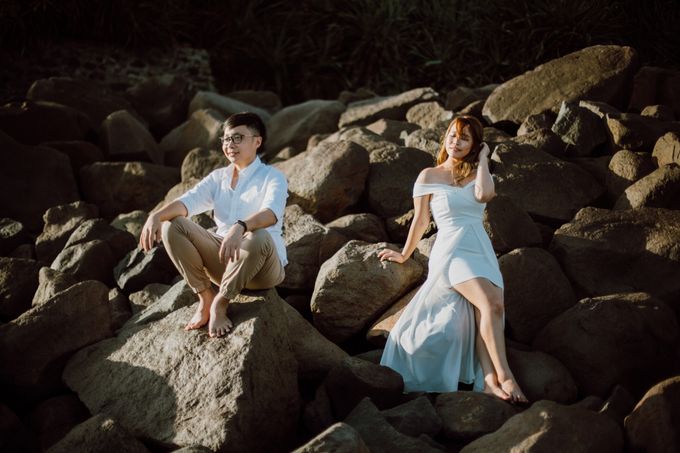 Chic Beach Villa & Golden Hour Engagement Shoot by fire, wood & earth - 016 Chic Beach Villa & Golden Hour Engagement Shoot by fire, wood & earth - 016
