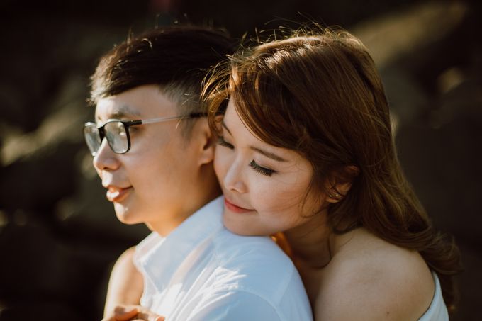 Chic Beach Villa & Golden Hour Engagement Shoot by fire, wood & earth - 017 Chic Beach Villa & Golden Hour Engagement Shoot by fire, wood & earth - 017