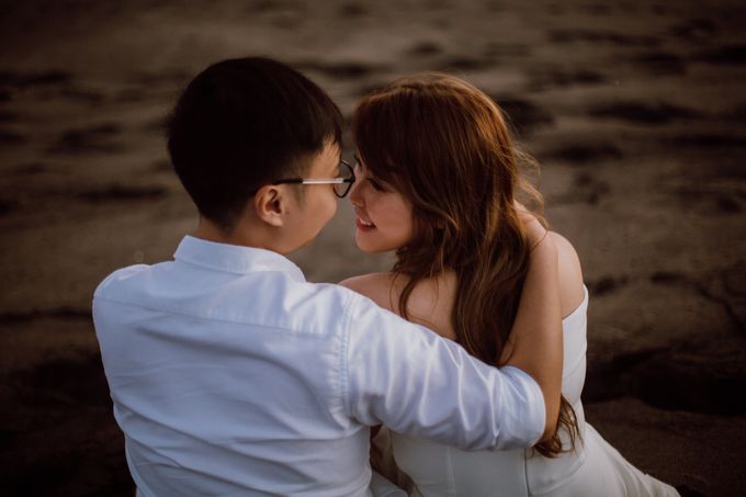 Chic Beach Villa & Golden Hour Engagement Shoot by fire, wood & earth - 039 Chic Beach Villa & Golden Hour Engagement Shoot by fire, wood & earth - 039