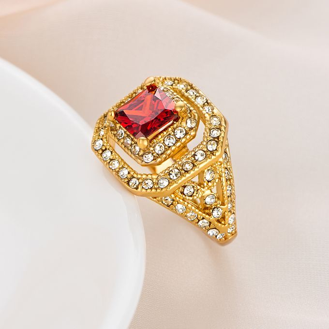 Tiaria Cushion Ruby Diamond Ring Perhiasan Emas Ruby Cincin