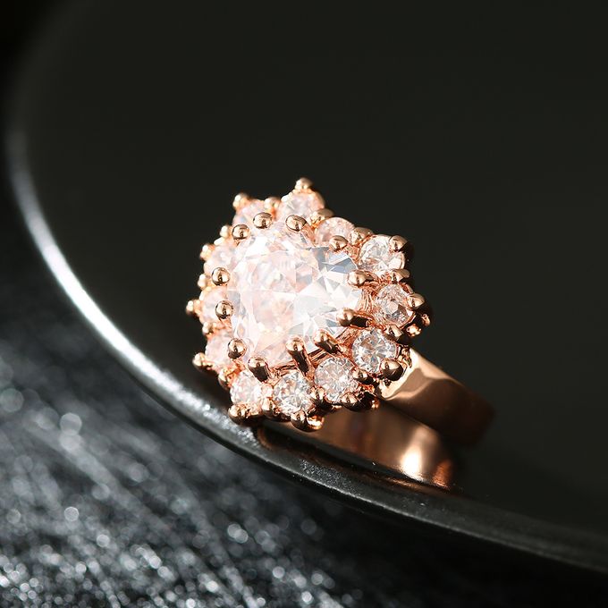 TIARIA Diamond Heart Ring Perhiasan Emas Cincin Berlian by TIARIA - 003 TIARIA Diamond Heart Ring Perhiasan Emas Cincin Berlian by TIARIA - 003