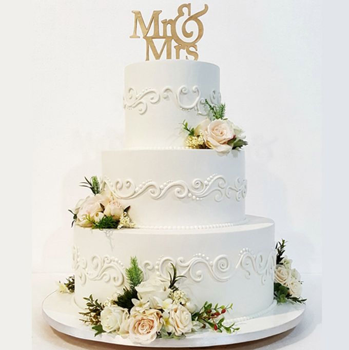 3 Tiers by Amor Cake - 025 3 Tiers by Amor Cake - 025