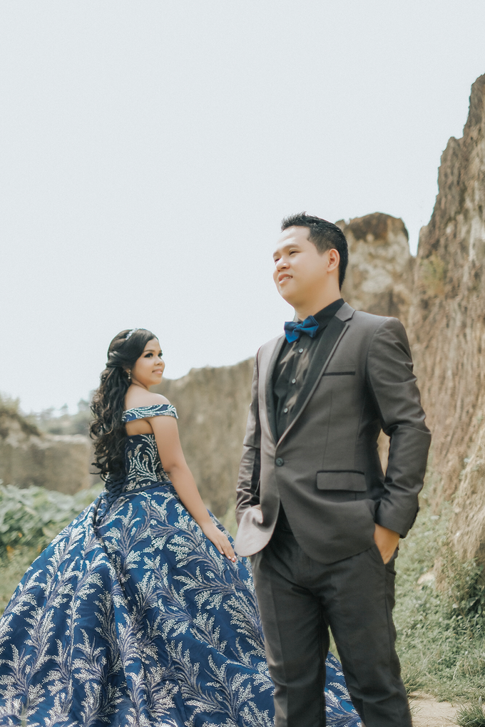 Love journey
Hendry and Sherly by Lavio Photography & Cinematography - 016 Love journey
Hendry and Sherly by Lavio Photography & Cinematography - 016