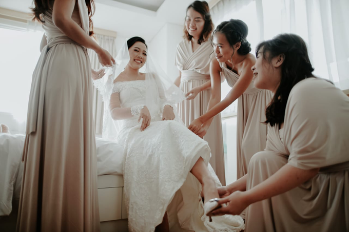 Wedding day Vicky and Cindy by Luminous Bridal Boutique - 004 Wedding day Vicky and Cindy by Luminous Bridal Boutique - 004