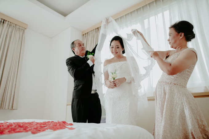 Wedding day Vicky and Cindy by Luminous Bridal Boutique - 006 Wedding day Vicky and Cindy by Luminous Bridal Boutique - 006