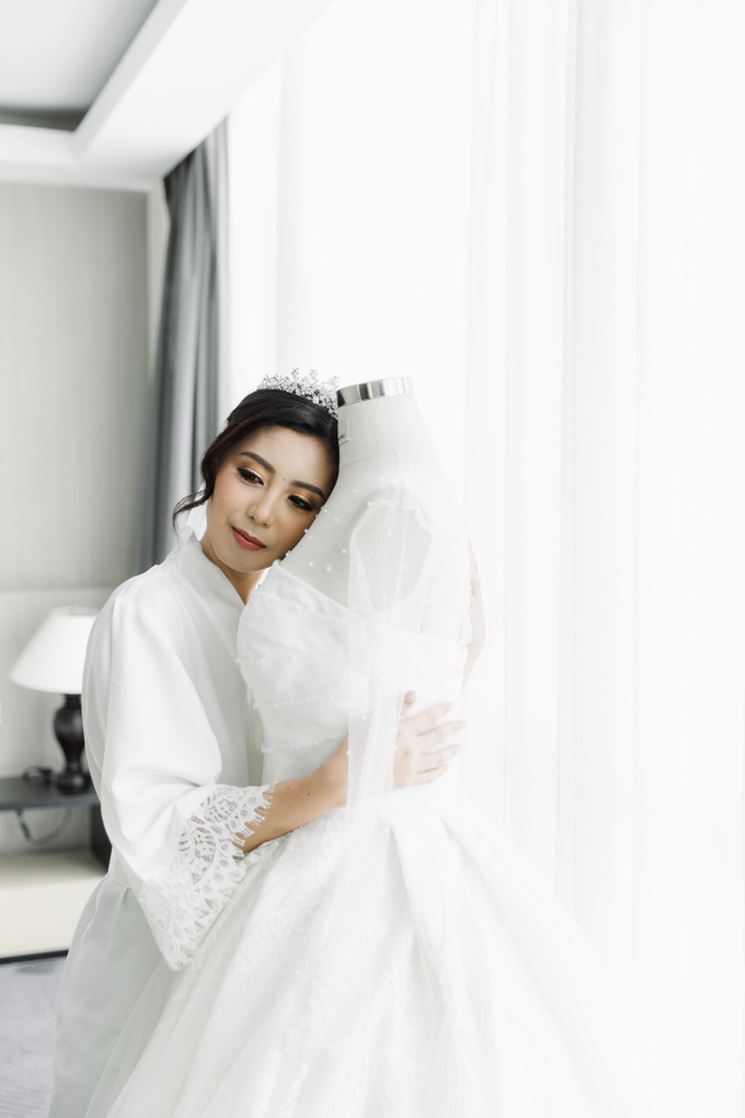 Wedding Day Dirga and Deviani by Luminous Bridal Boutique - 008 Wedding Day Dirga and Deviani by Luminous Bridal Boutique - 008