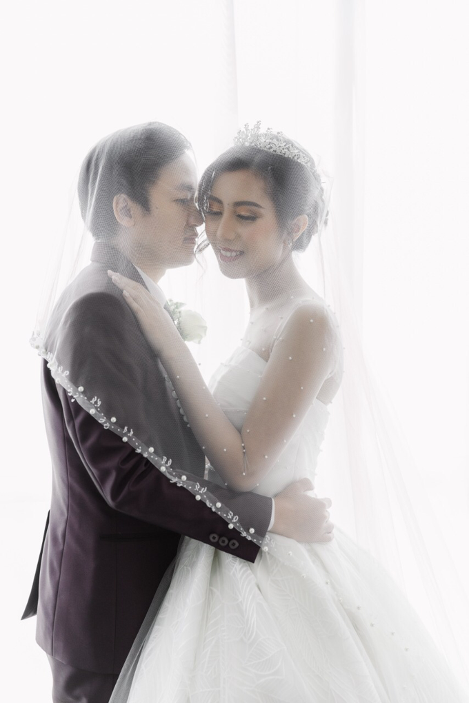 Wedding Day Dirga and Deviani by Luminous Bridal Boutique - 015 Wedding Day Dirga and Deviani by Luminous Bridal Boutique - 015