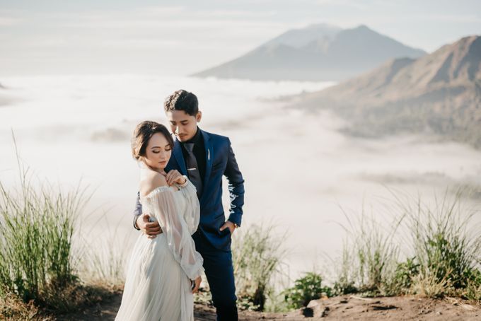 From The Mountain to The Sea // Prewedding in Bali by Mariyasa - 001