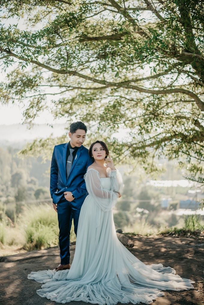 From The Mountain to The Sea // Prewedding in Bali by Mariyasa - 002