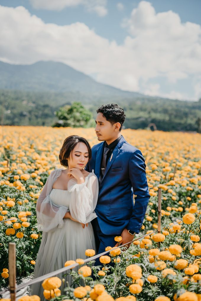 From The Mountain to The Sea // Prewedding in Bali by Mariyasa - 008