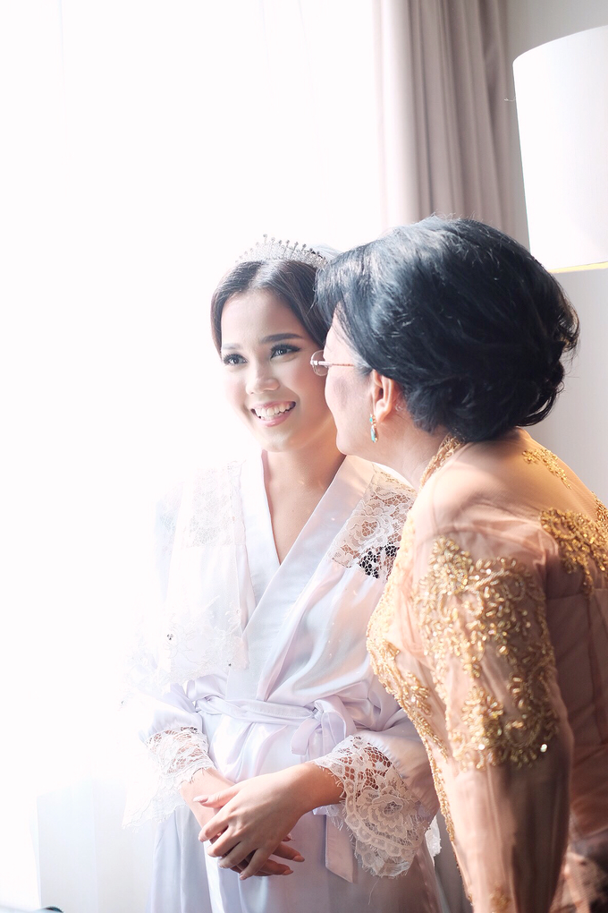 Makeup and Hairdo for Grendy & Magdalena Wedding by Magdalena Young Bridal - 002 Makeup and Hairdo for Grendy & Magdalena Wedding by Magdalena Young Bridal - 002