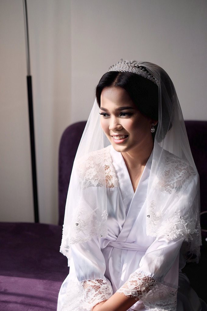 Makeup and Hairdo for Grendy & Magdalena Wedding by Magdalena Young Bridal - 006 Makeup and Hairdo for Grendy & Magdalena Wedding by Magdalena Young Bridal - 006