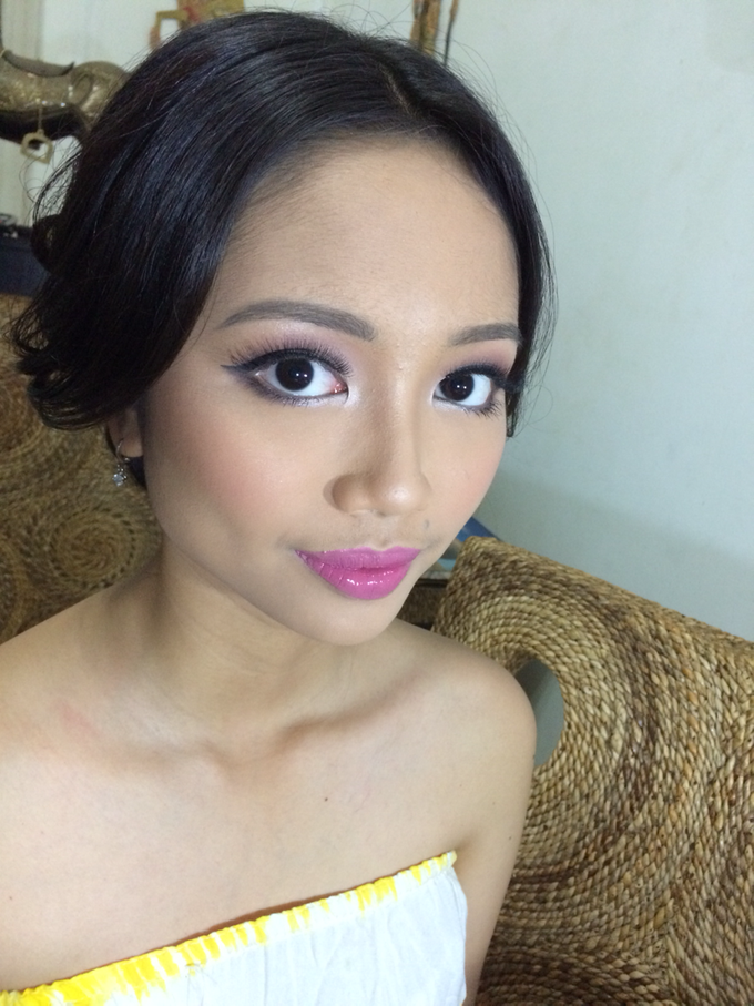 Flawless fresh look for Beautiful Dyah by ekaraditya4makeup - 004