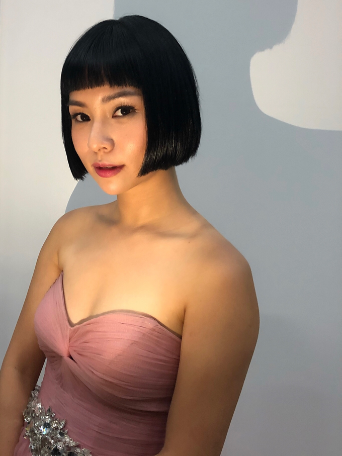 KAYLY LOH by MAKEUP ENTOURAGE - 001 KAYLY LOH by MAKEUP ENTOURAGE - 001