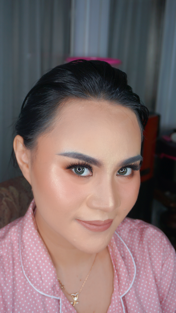 Glowing makeup for Mrs. Amalia by Makeupbyamhee - 006