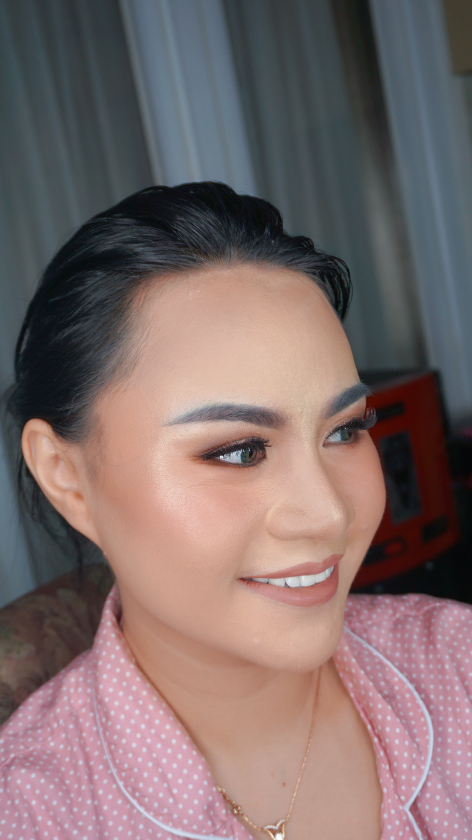 Glowing makeup for Mrs. Amalia by Makeupbyamhee - 002