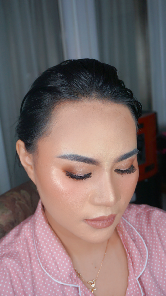 Glowing makeup for Mrs. Amalia by Makeupbyamhee - 004